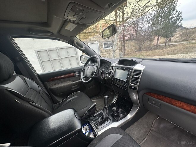 Toyota Land Cruiser Prado-9