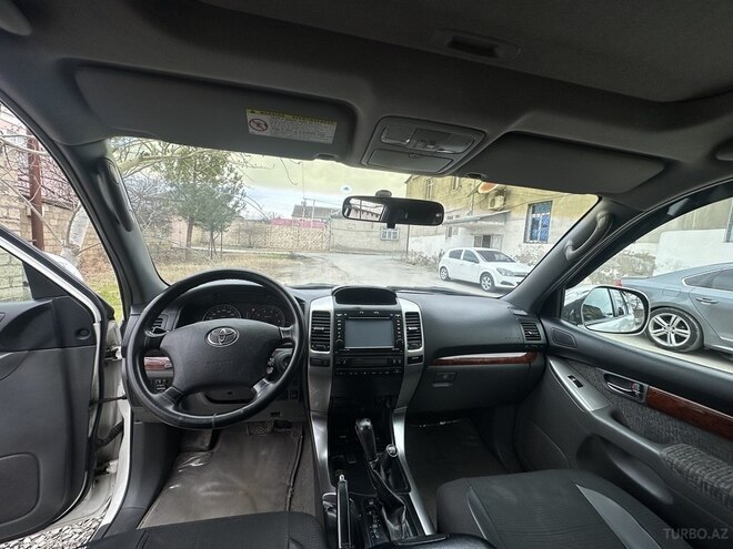 Toyota Land Cruiser Prado-10