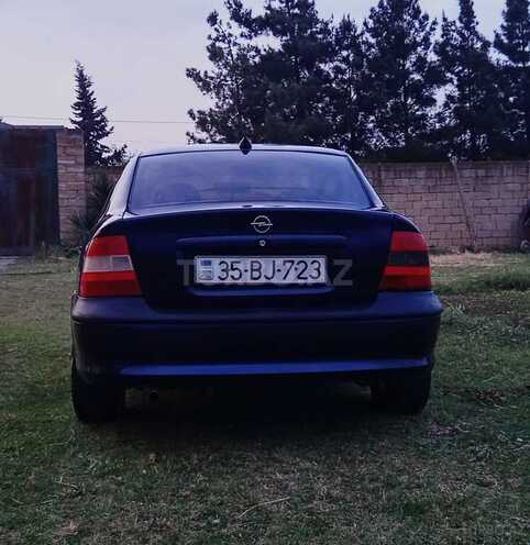 Opel Vectra-4