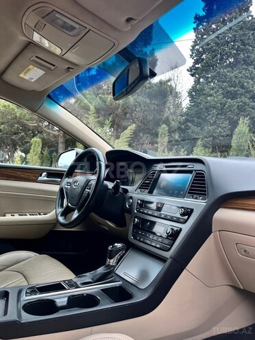Hyundai Sonata-5