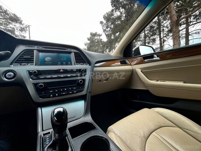 Hyundai Sonata-11