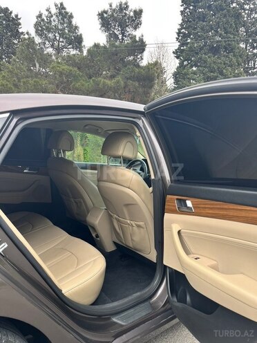 Hyundai Sonata-14