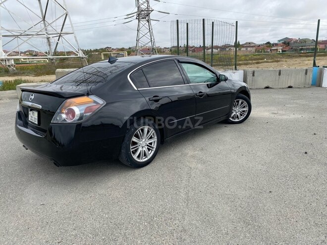 Nissan Altima-2