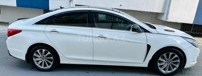 Hyundai Sonata-4