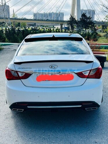Hyundai Sonata-2