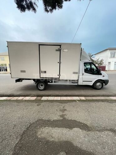 Ford Transit-6