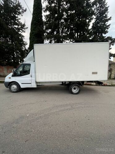 Ford Transit-9