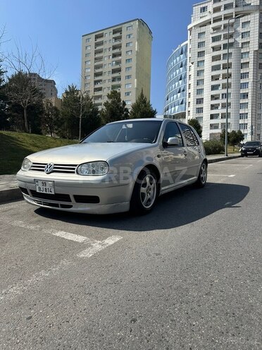 Volkswagen Golf-1