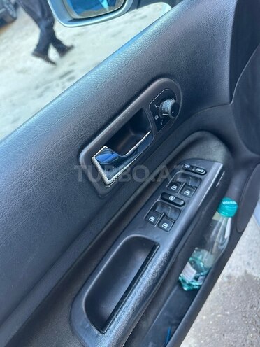 Volkswagen Golf-9