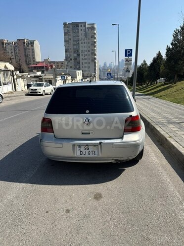 Volkswagen Golf-2