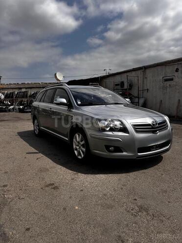 Toyota Avensis-1