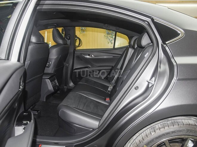 Toyota Camry-15