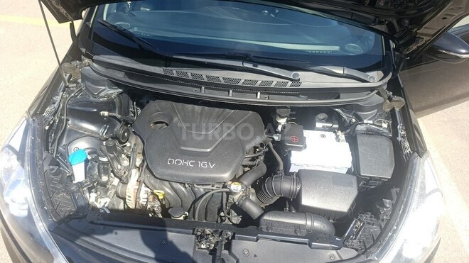 Kia Cerato-5