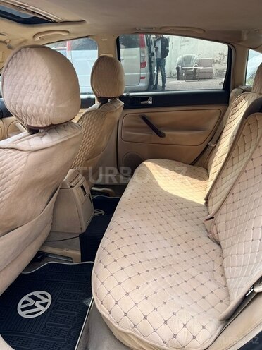 Volkswagen Passat-4
