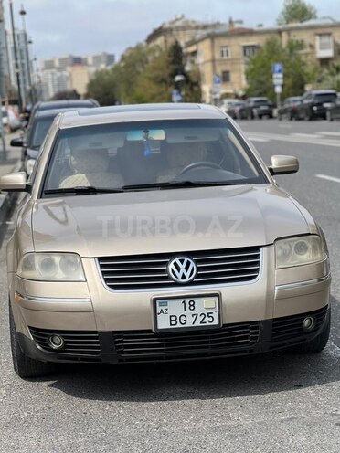 Volkswagen Passat-1