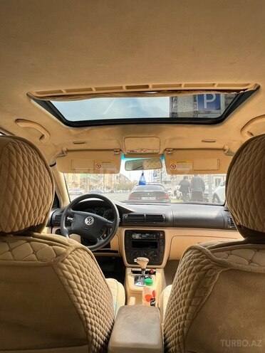 Volkswagen Passat-8