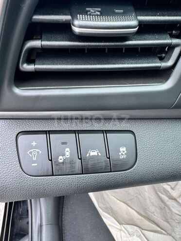 Hyundai Elantra-14