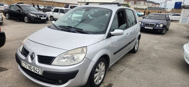 Renault Scenic-11