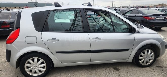 Renault Scenic-8