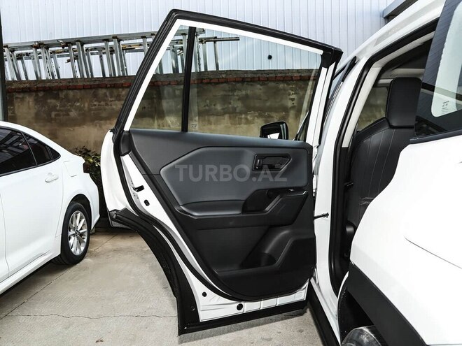 Toyota RAV4-12