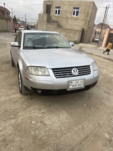 Volkswagen Passat-1
