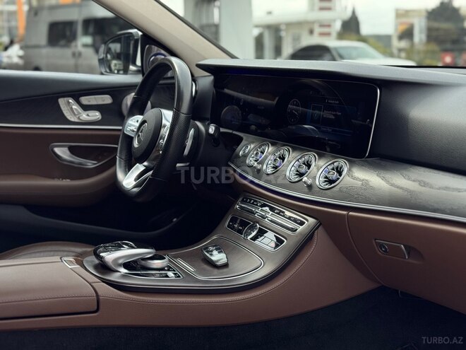Mercedes E 220 d-23