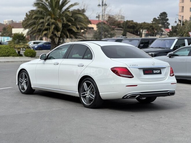 Mercedes E 220 d-9