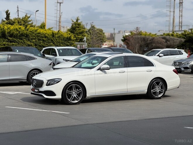Mercedes E 220 d-12