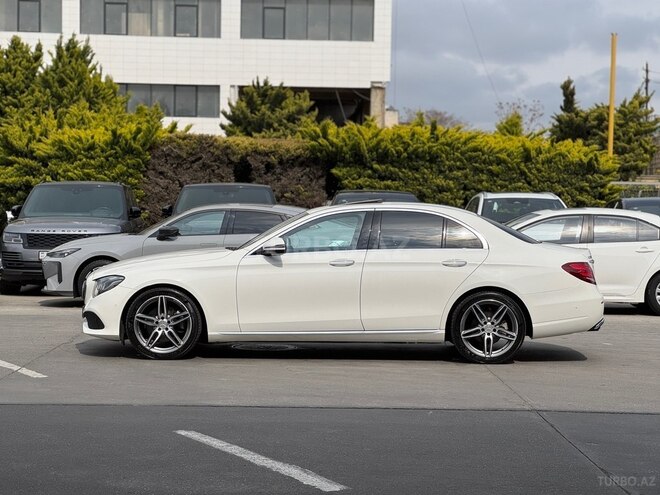 Mercedes E 220 d-11