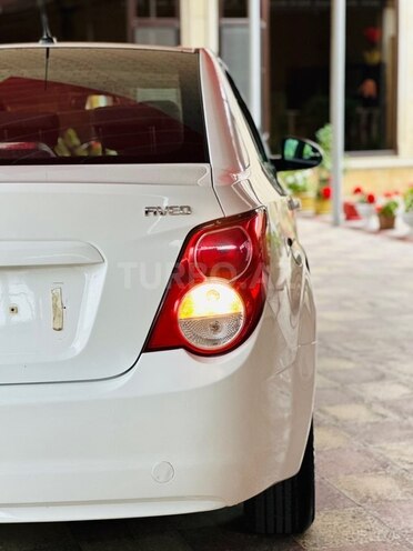 Chevrolet Aveo-5