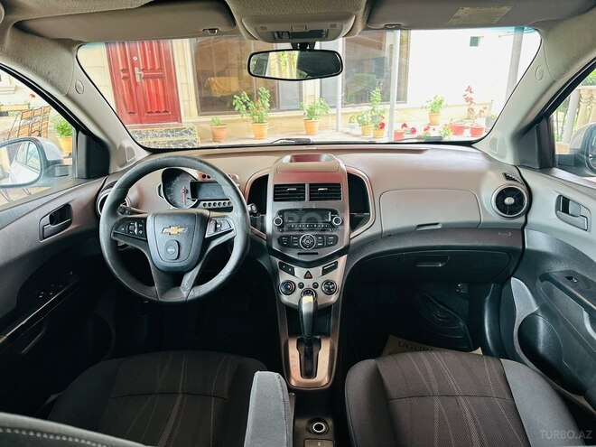 Chevrolet Aveo-15