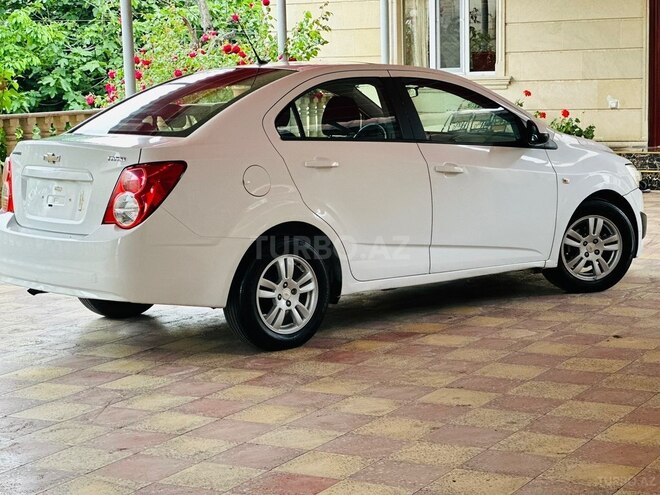 Chevrolet Aveo-4