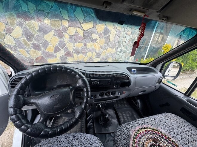 Ford Transit-5