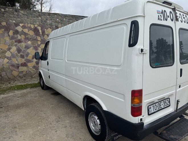 Ford Transit-8