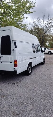 Ford Transit-8