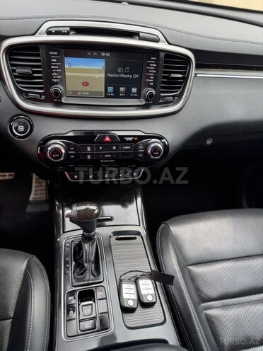 Kia Sorento-19