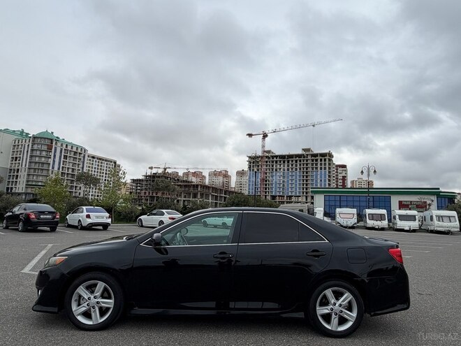 Toyota Camry-5