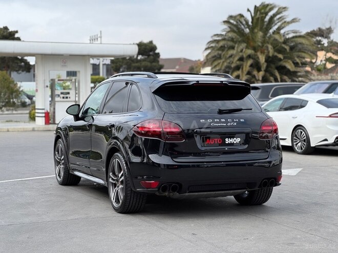 Porsche Cayenne GTS-9