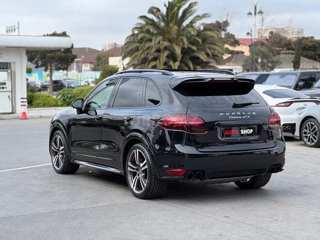 Porsche Cayenne GTS-10
