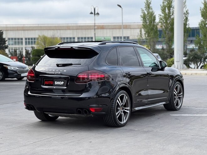 Porsche Cayenne GTS-5