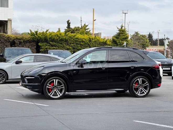 Porsche Cayenne GTS-14
