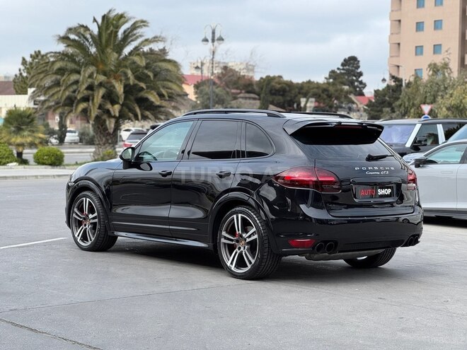 Porsche Cayenne GTS-11