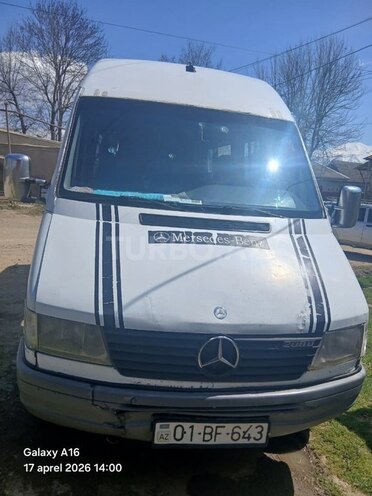 Mercedes Sprinter 208-8