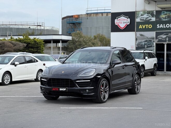 Porsche Cayenne GTS-3