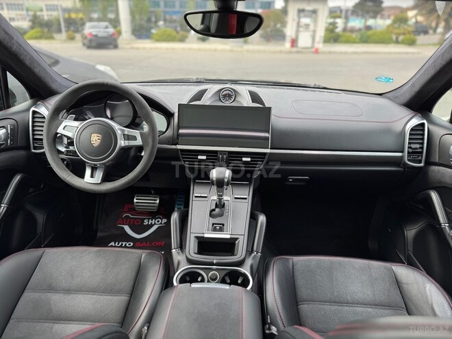 Porsche Cayenne GTS-21