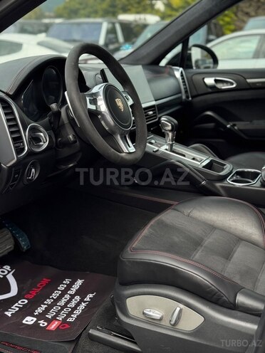 Porsche Cayenne GTS-25