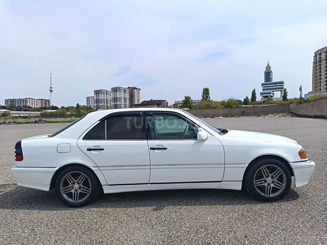 Mercedes C 230-11