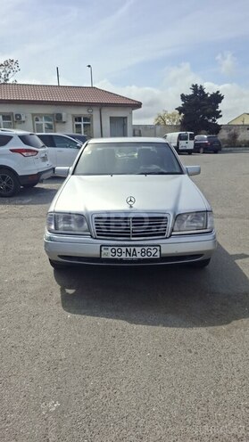 Mercedes C 220-1
