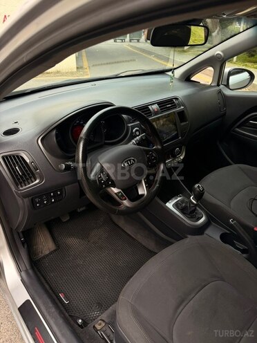 Kia Rio-11