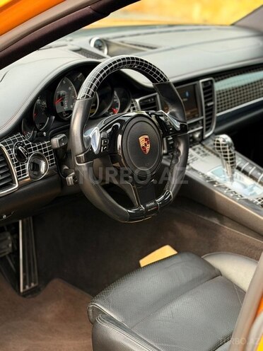 Porsche Panamera-3